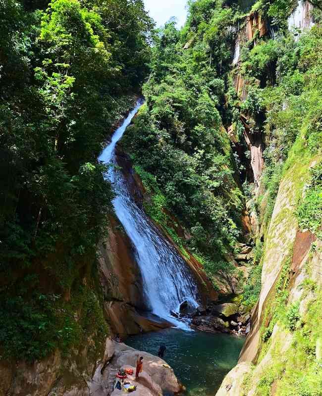 Velo de la Novia y Tingo María paraíso de la Selva
