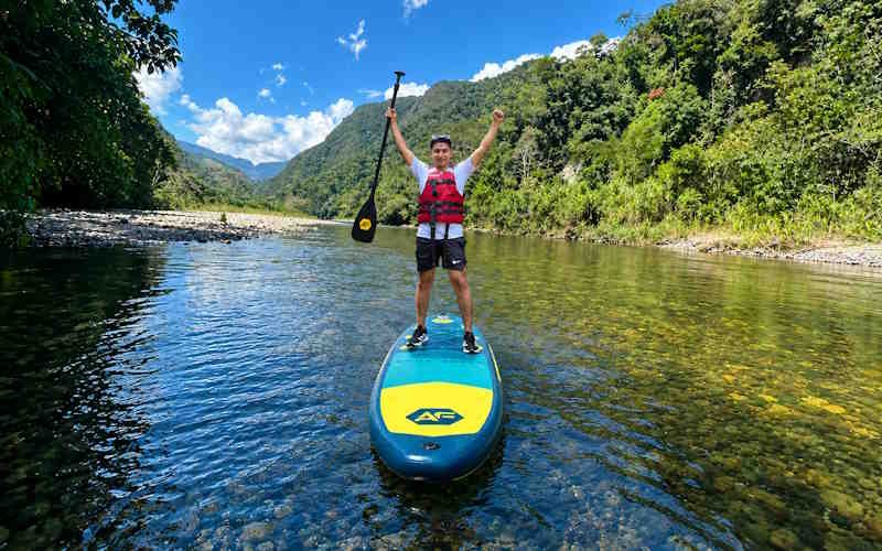 Aventura en paddle board por el río Derrepente